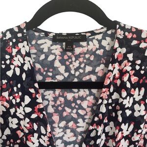 Banana Republic size XS wrap dress v neck 3/4 sleeves.